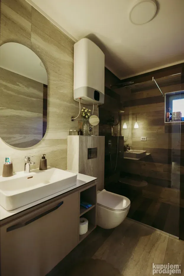 Bajkovita kuća, Čenej