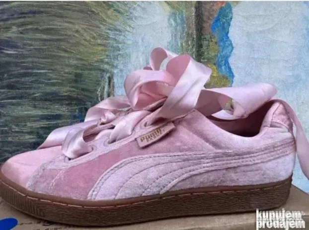 Puma  zenske patike SATEN broj 40 snizeno!