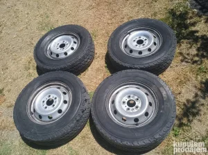 Felne 5x118 15" gume Brigestone 215 70 15C