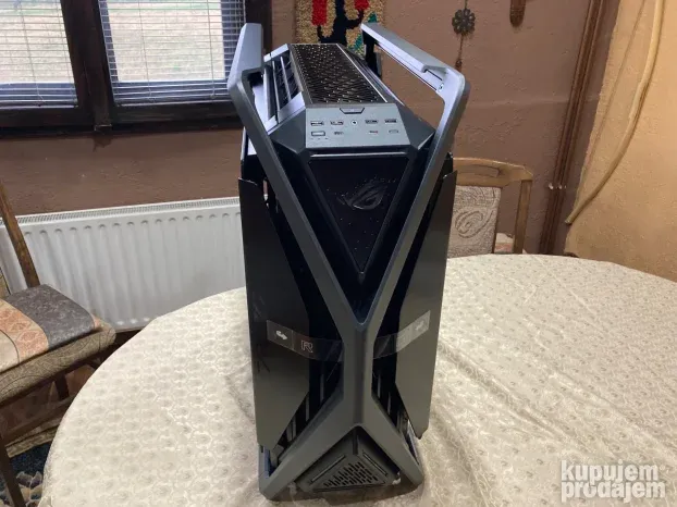 Asus ROG HYPERION GR701 kuciste + BESPLATAN POKLON