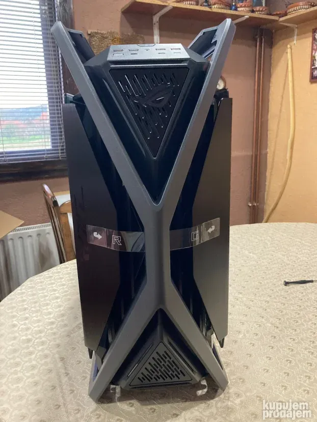 Asus ROG HYPERION GR701 kuciste + BESPLATAN POKLON