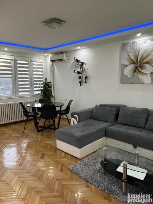 Cara Dusana, Medijana, dvoiposoban, 53 m²