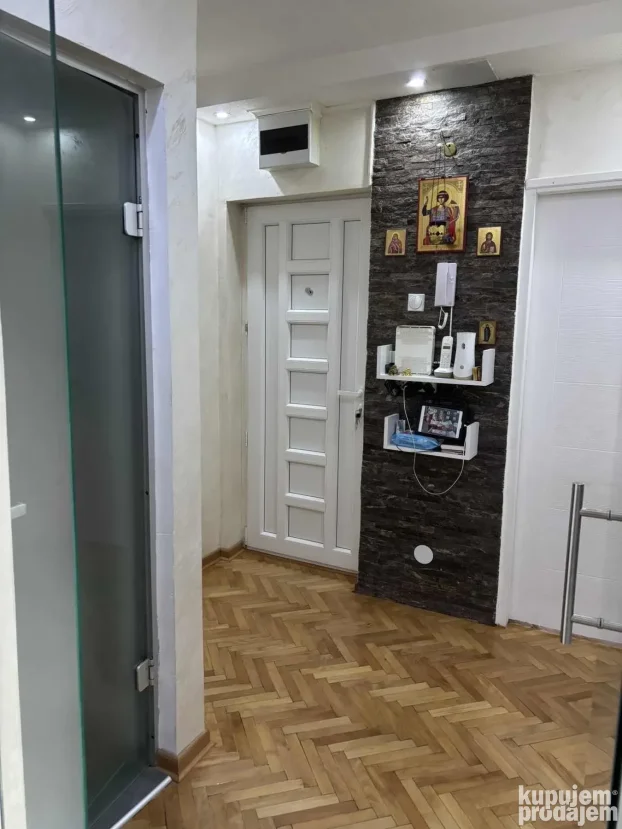 Cara Dusana, Medijana, dvoiposoban, 53 m²