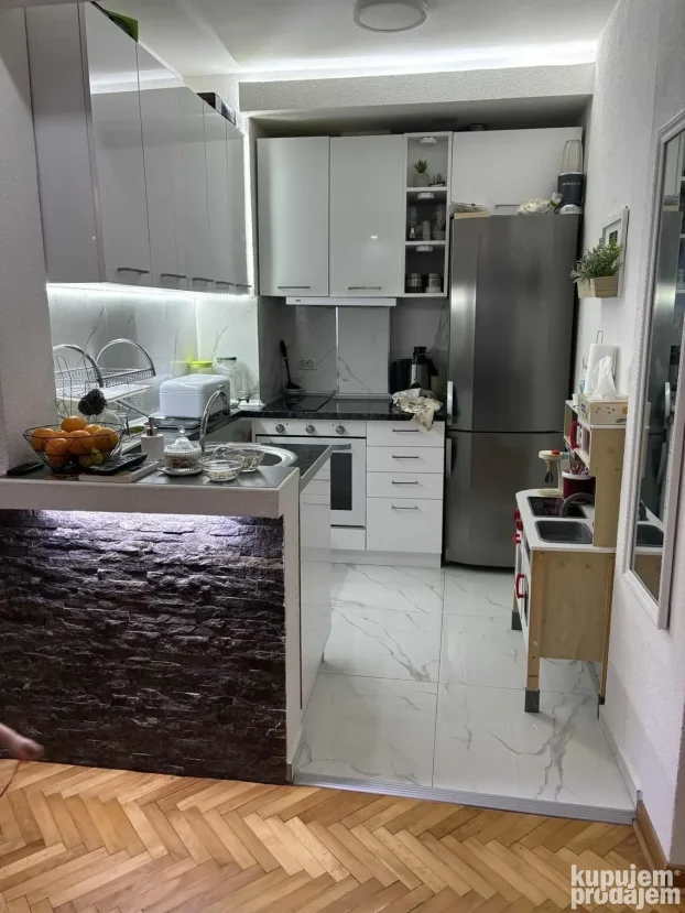 Cara Dusana, Medijana, dvoiposoban, 53 m²