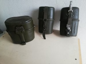 Nemačka vojna manjerka i porcije sa čuturom