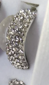 Prsten sa cirkonima razne velicine