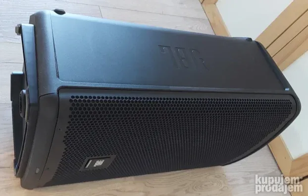JBL EON710