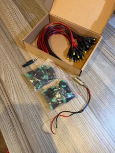 Set DC konektora i razvodnika napajanja za kamere, trake led