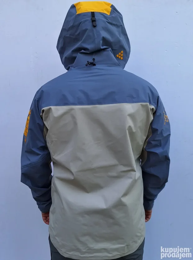Muska Gore-tex jakna Arcterix kod 47 krem siva