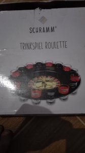 zanimljiv set casica za zestinu i rulet