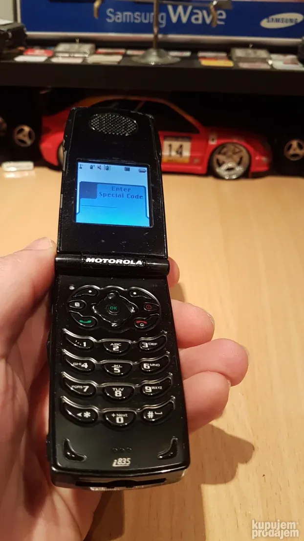 Motorola i835
