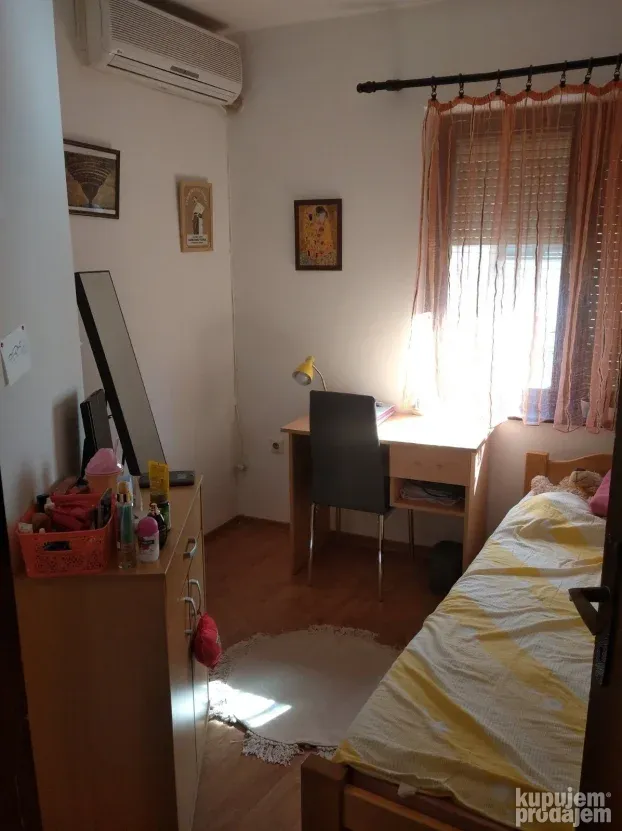 Izdaje se namešten 3.0 stan u blizini Filozofskog fakulteta