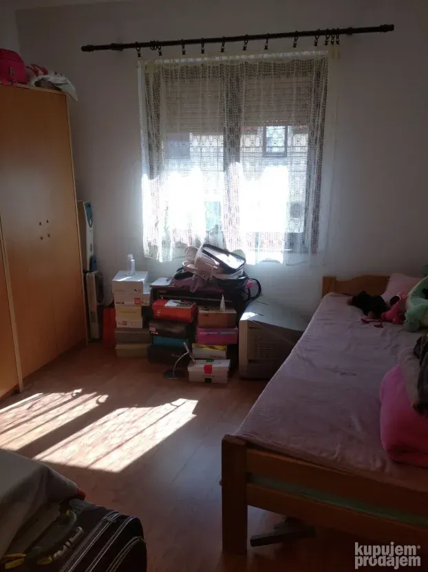 Izdaje se namešten 3.0 stan u blizini Filozofskog fakulteta
