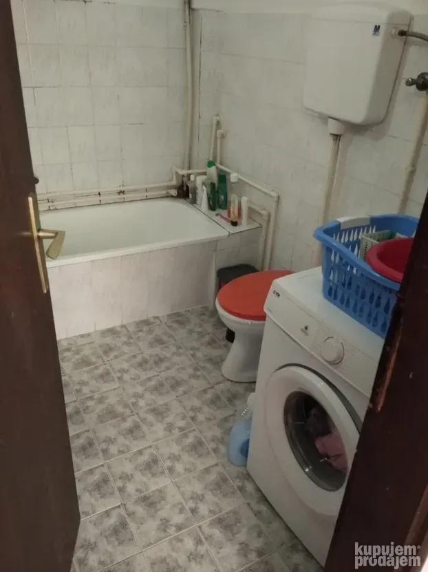 Izdaje se namešten 3.0 stan u blizini Filozofskog fakulteta
