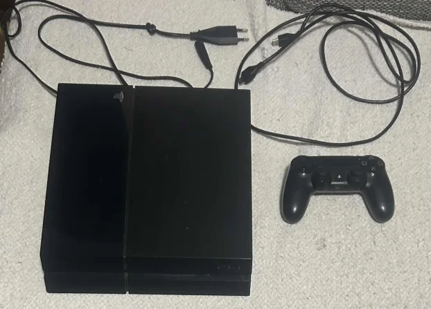 Prodajem sony ps4 fat