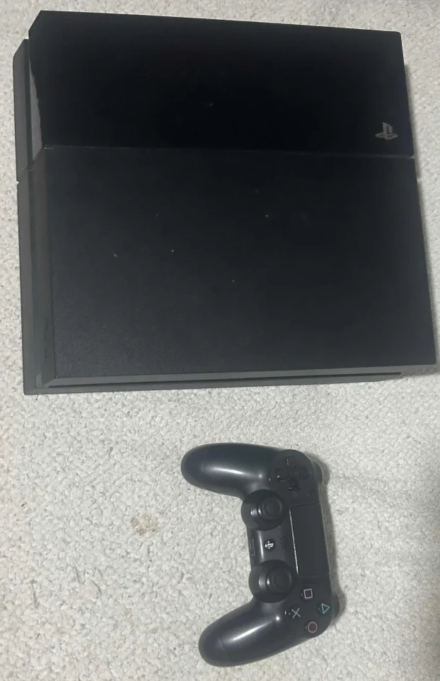 Prodajem sony ps4 fat