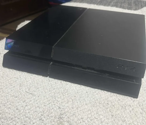 Prodajem sony ps4 fat