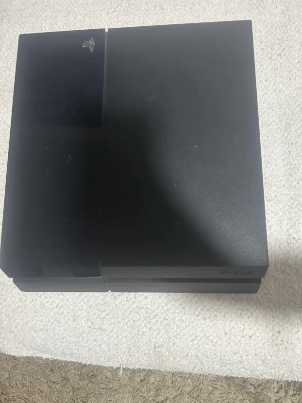 Prodajem sony ps4 fat