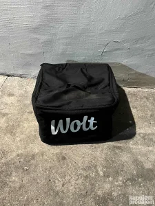 wolt mala torba i wolt jakna