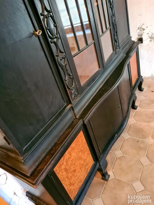 Stari orman, kredenac, iz palicke vile, secesija prava