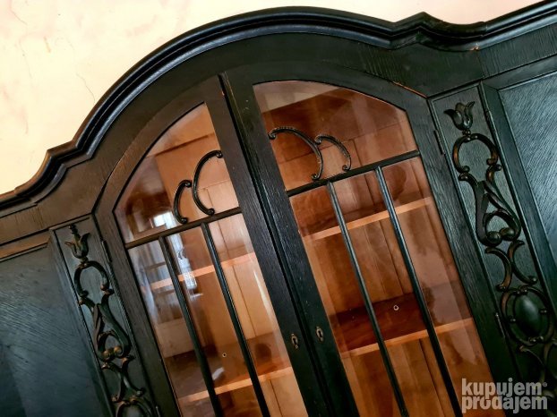 Stari orman, kredenac, iz palicke vile, secesija prava