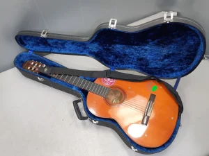 YAMAHA gitara
