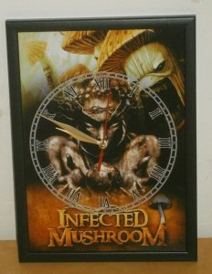 Zidni sat Infected mushroom