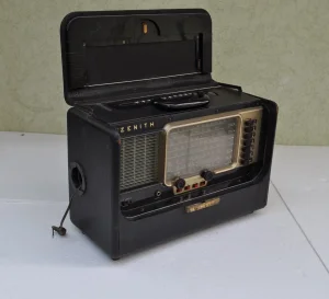 Zenith Trans Oceanic Wave-Magnet stari originalni radio