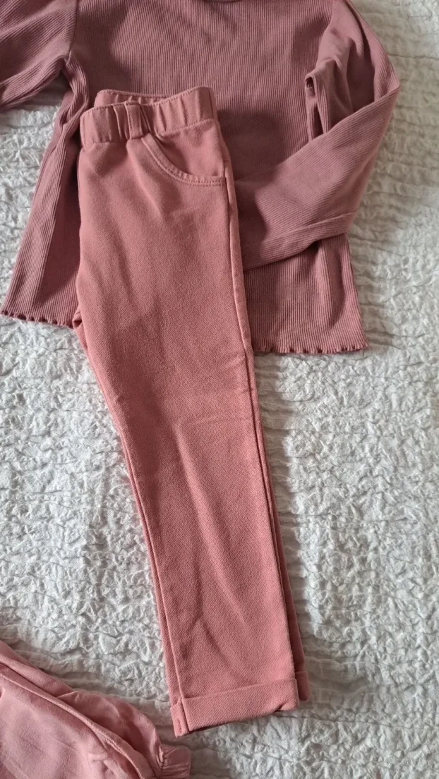 Paket stvari za devojcice za jesen povoljno 3-4god