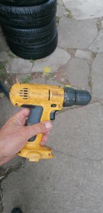 aku.busilica dewalt 12v.ispravna