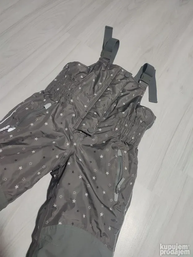 Ski pantalone zvezdice vel. 122 - kao nove