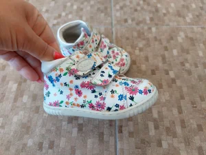 Sttefi kozne cipele za bebe broj 20