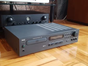 Nad L-40