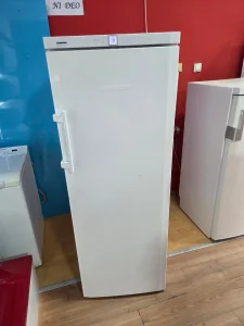 Vertikalni zamrzivac liebherr No frost 250l A + +