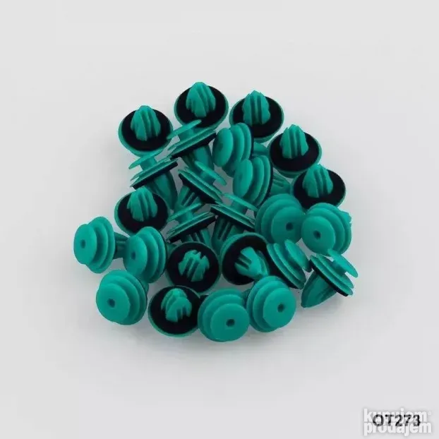 TOYOTA žabice lajsni plastika tapacira jasni branika