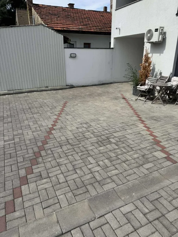 Neimarova, Telep, 12 m²