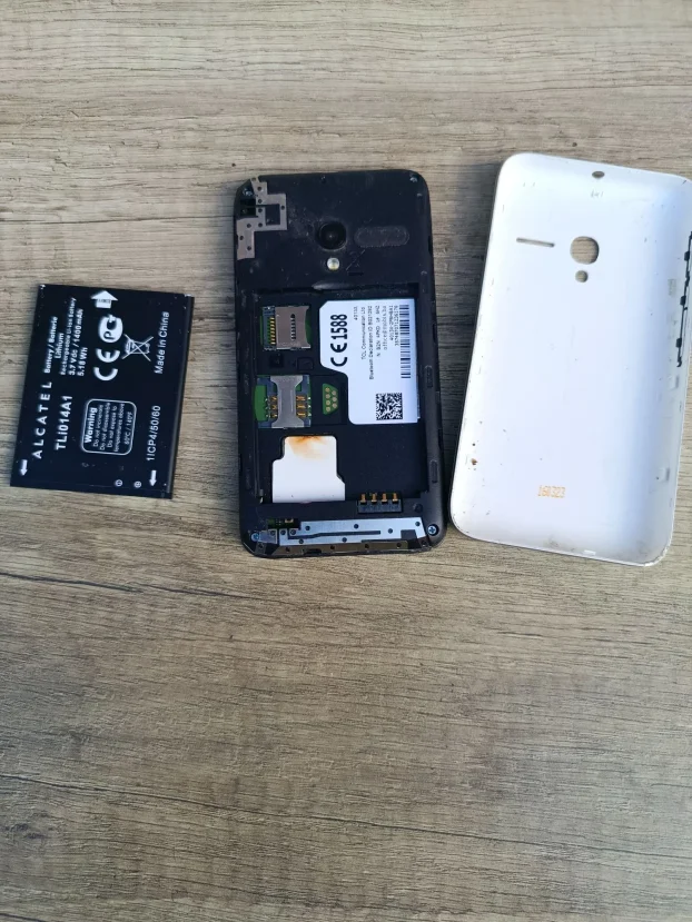 Alcatel pixi one touch + baterija