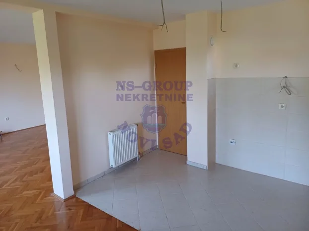 Sremska Kamenica, 3.0 trosoban, 87 m²
