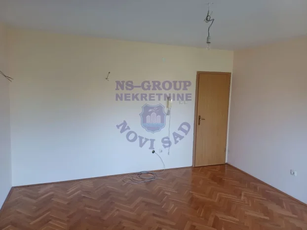Sremska Kamenica, 3.0 trosoban, 87 m²