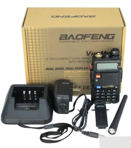Baofeng UV-5R Dual-Band Baofeng radio stanica