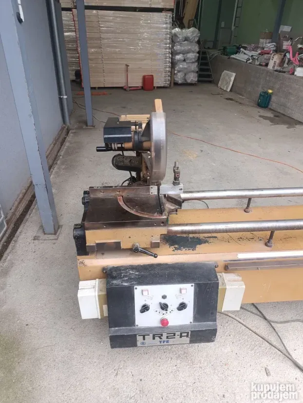 Dvoglavi stucer ger