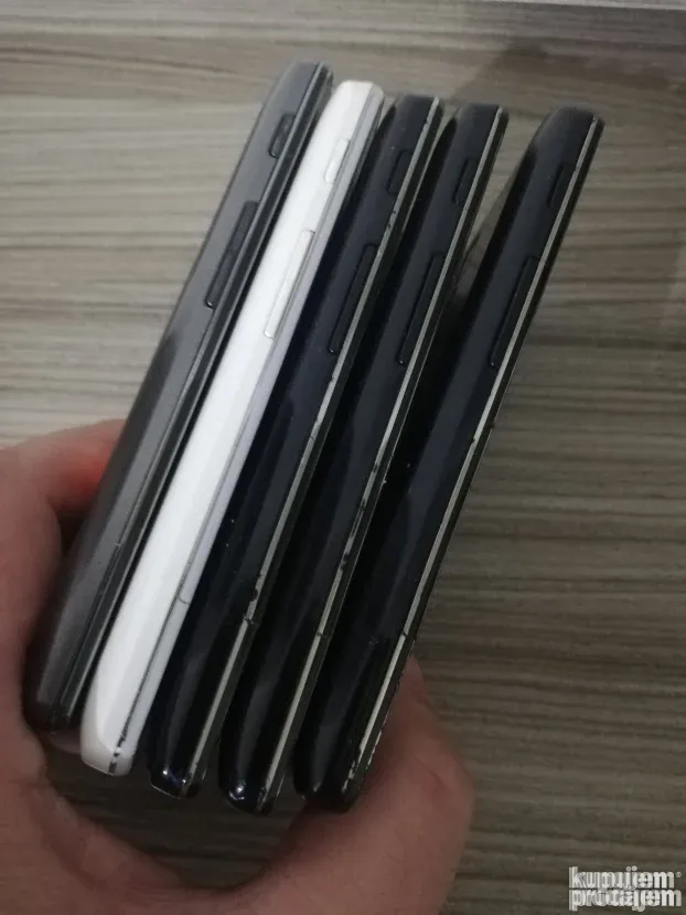 LG Optimus L7 P710  , sim-free , srpski +  P700