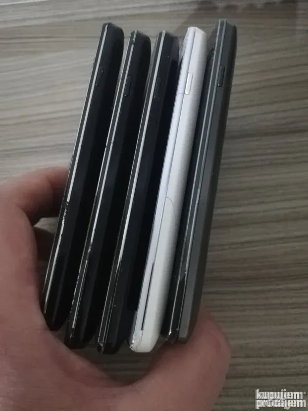 LG Optimus L7 P710  , sim-free , srpski +  P700