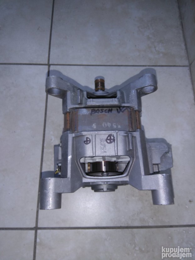 Motor za ves masinu Bosch