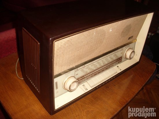 Stari radio GRUNDIG 2320