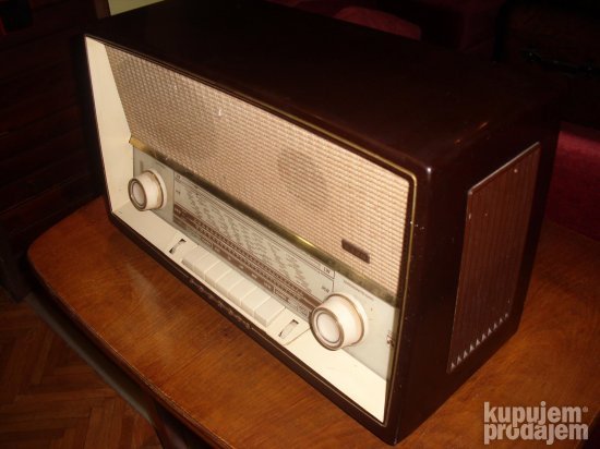 Stari radio GRUNDIG 2320