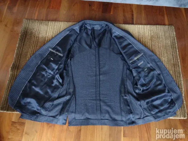 Hugo Boss sako cisto savrsenstvo ne moze bolje ORIGINAL ! !