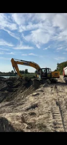 Iznajmljivanje gradjevinskih mašina, bager od 22 tone