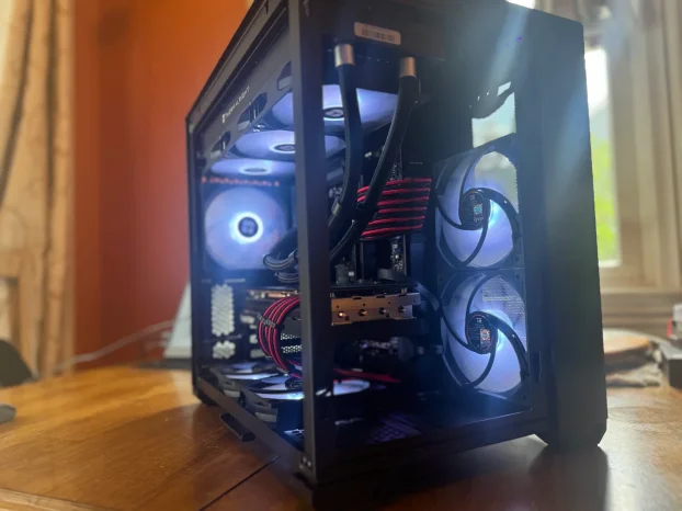 Warlord Ryzen 7 5700 & RTX 5060 Ti, za sve