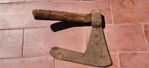 Stara sekira antikvarna